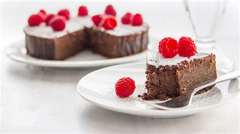 4-ingredient-chocolate-raspberry-cake image
