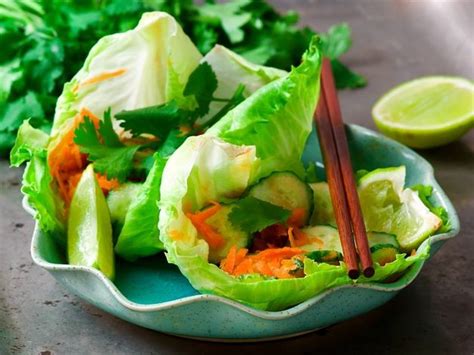 recipes-thai-style-cucumber-and-carrot-salad-soscuisine image