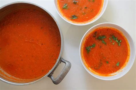 french-country-style-tomato-basil-soup-lizzy-loves image