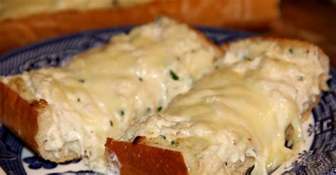 deep-south-dish-tangy-crab-bread-appetizer image