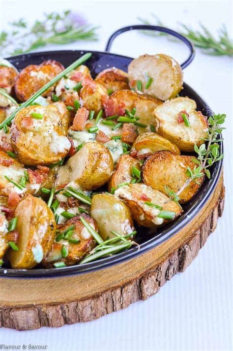 crispy-grilled-potatoes-with-blue-cheese-in-foil-flavour image