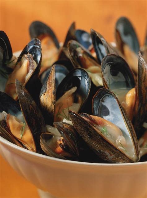 mussels-in-white-wine-ricardo-ricardo-cuisine image