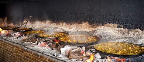 paella-valenciana-traditional-rice-dish-from-province-of image
