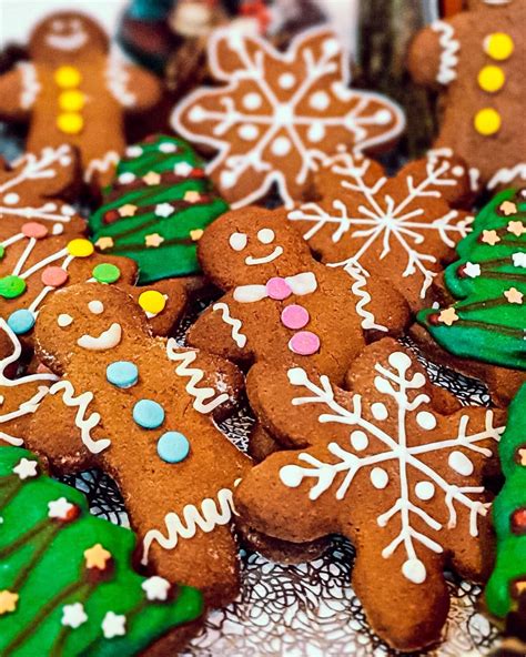 sugar-free-gingerbread-cookies-gluten-free image