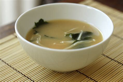 how-to-make-basic-tofu-wakame-miso-soup-la-fuji image