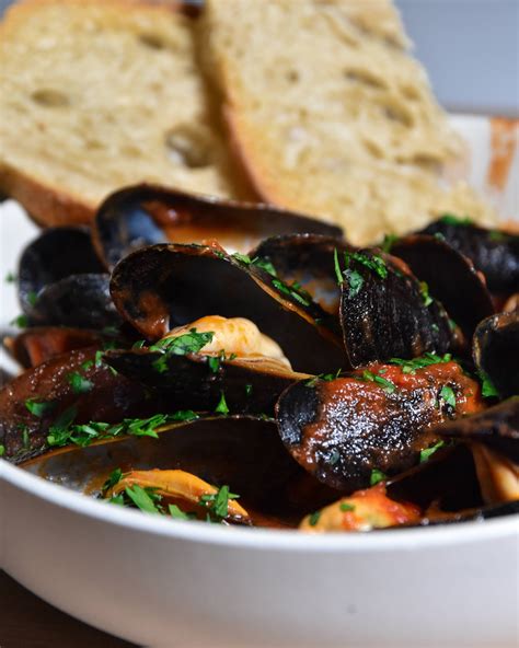 mussels-fra-diavolo-cooking-with-rocco image