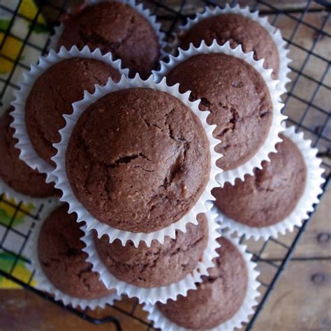 vegan-double-chocolate-spelt-muffins-nutrition-in image