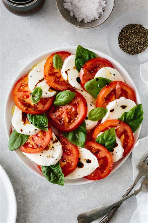 caprese-salad-recipe-classic-italian-salad image