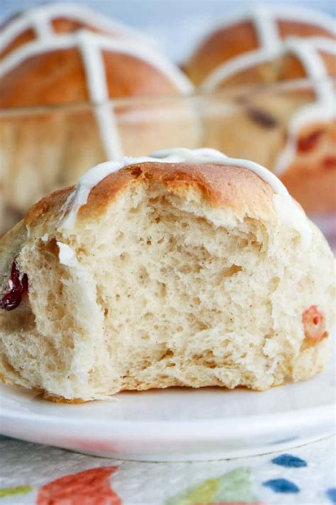 bread-machine-hot-cross-buns-recipe-for-easter-or-lent image