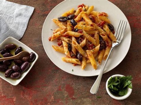 easy-gluten-free-puttanesca-pasta-barilla image