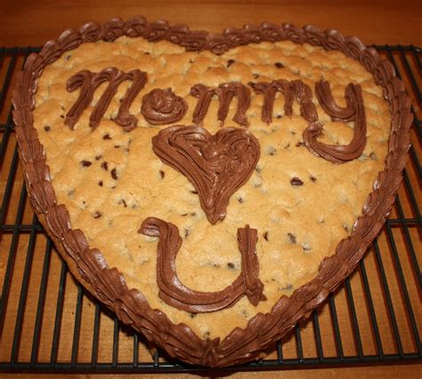 giant-heart-cookie-desserts-required image