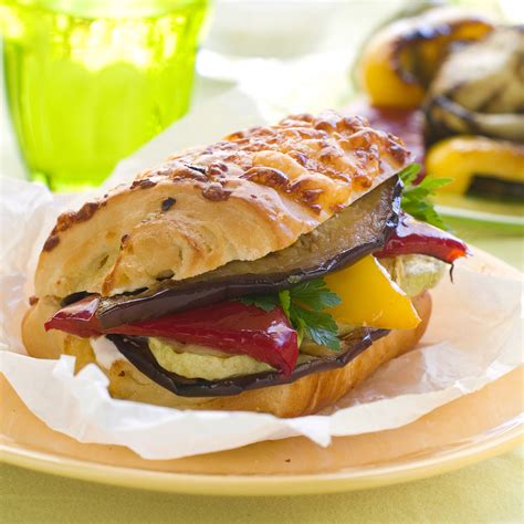 grilled-vegetable-and-mozzarella-panini-bigovencom image