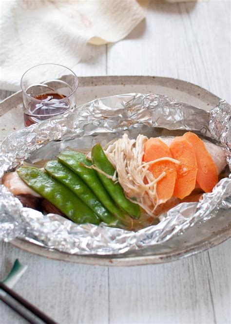 baked-salmon-in-foil-with-ponzu-dressing-recipetin image