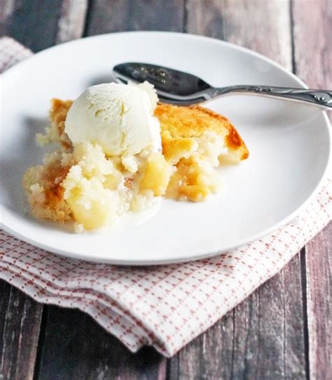 easy-white-peach-cobbler-from-calculu-to image