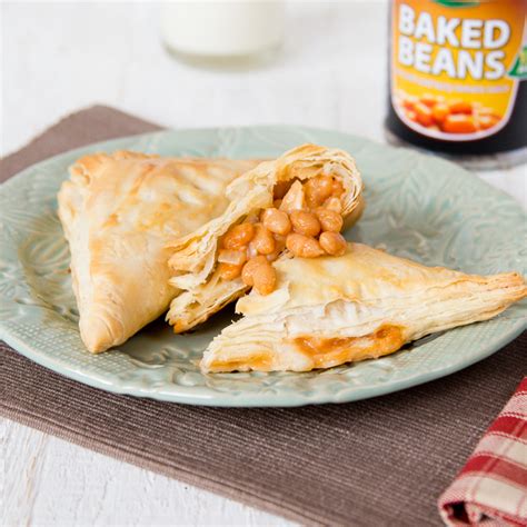cheesy-baked-bean-pasty-puffs-vegetarian-fuss-free image