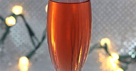 10-best-cranberry-juice-and-champagne-cocktail image