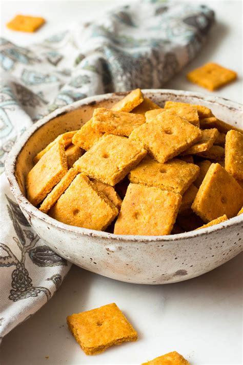 low-carb-cheddar-cheese-crackers image