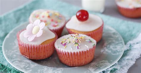 queen-cakes-fairy-cakes-or-buns-recipe-odlums image