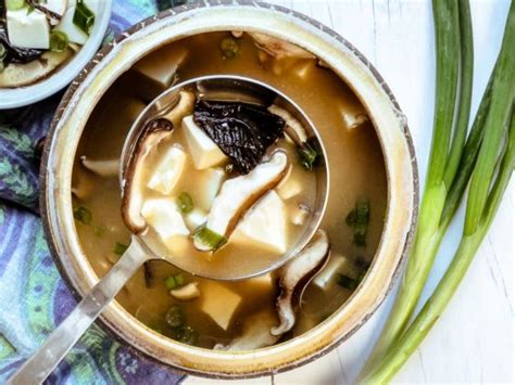 quick-and-easy-miso-soup-with-tofu-asian-caucasian image