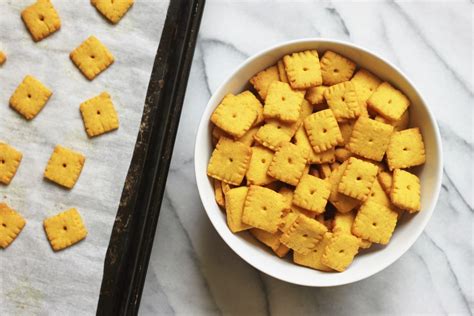 homemade-cheez-its-recipe-feed-them-wisely image