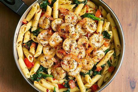 tomato-spinach-shrimp-pasta-eatwell101 image