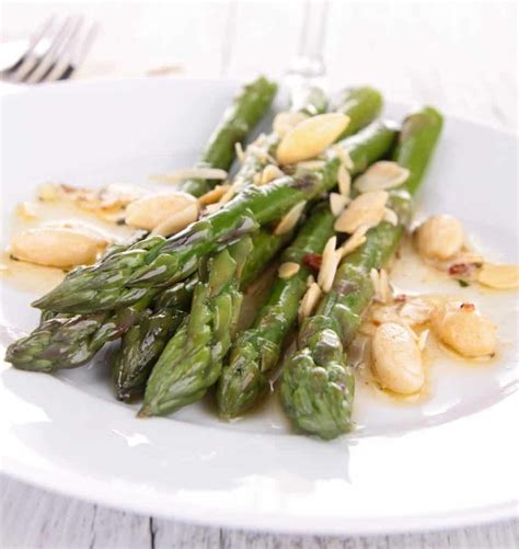springtime-asparagus-the-association-for-dressings-sauces image