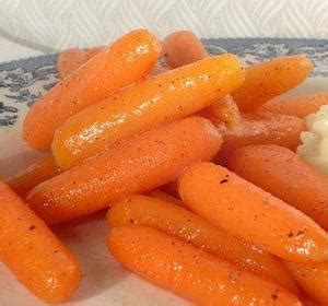 microwave-glazed-baby-carrots-recipe-by image