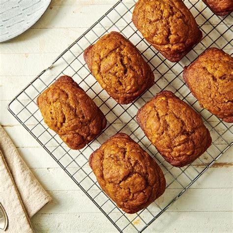 mini-pumpkin-bread-loaves-recipe-the-mom-100 image