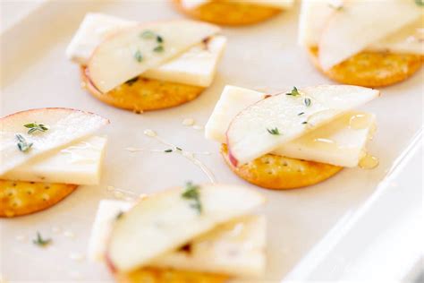 delicious-cheese-and-cracker-combinations-julie-blanner image