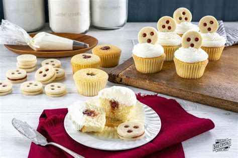 jammy-dodger-cupcakes-dixie-crystals image