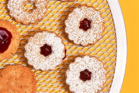 the-story-of-the-linzer-cookie-american-style image