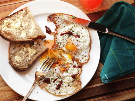 26-hangover-busting-breakfast-recipes-for-new-years image