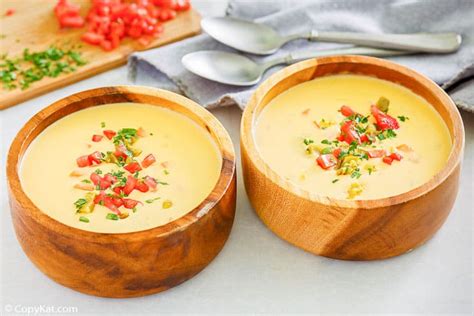 houstons-canadian-cheese-soup-copykat image
