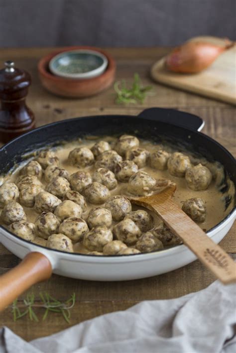 authentic-swedish-meatballs-in-cream-electric-blue-food image