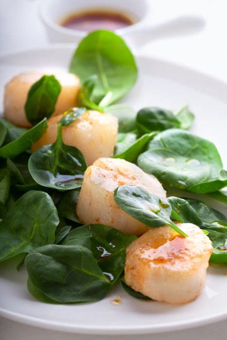 seared-scallops-with-a-white-wine-butter-sauce image