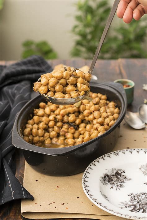 greek-traditional-baked-chickpeas-revithada-the image