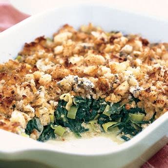 spinach-and-leek-gratin-with-roquefort-crumb image