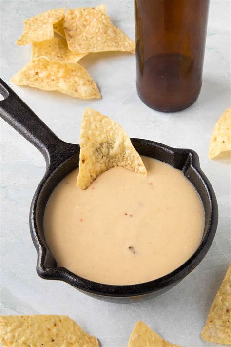 how-to-make-creamy-beer-cheese-recipe-chili-pepper image