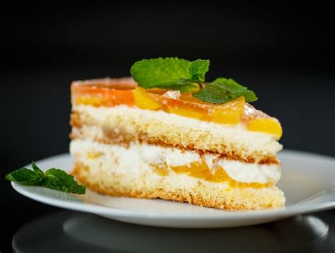 recipe-peachy-keen-ice-cream-cake-duncan-hines image