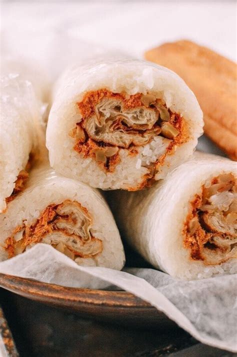shanghai-breakfast-rice-rolls-ci-fan-粢饭-the-woks-of image