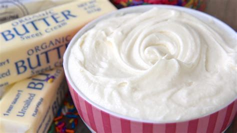 real-cream-cheese-frosting-recipe-divas-can-cook image