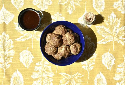 easy-wagyu-meatballs-with-sweet-tangy-dipping-sauce image