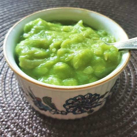 traditional-british-mushy-peas-made-with-marrowfat image