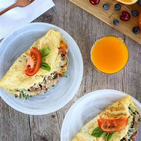 vegetarian-omelet-with-spinach-recipe-healthy image