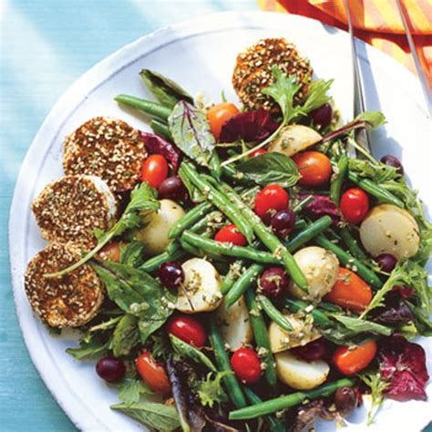 farmers-market-salad-with-spiced-goat-cheese-rounds image
