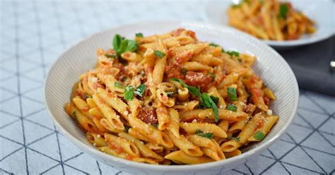 make-mark-bittmans-one-pot-pasta-and-sauce image