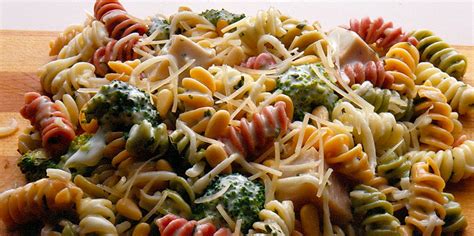 chicken-broccoli-pasta-toss-recipe-sargento image