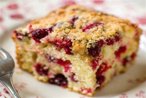 cranberry-buckle-with-crumb-topping-recipe-leites image