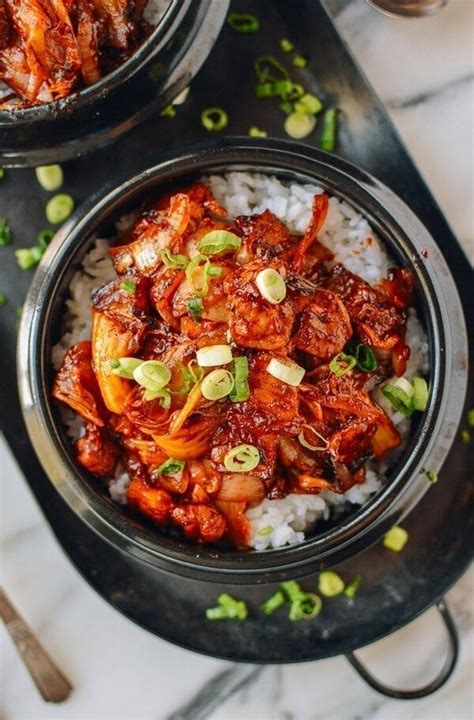 10-minute-korean-crispy-pork-belly-kimchi-bowls-the image