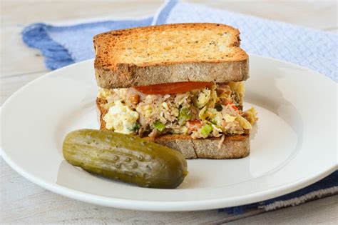 tuna-and-egg-scramble-sandwich-clean-eating image